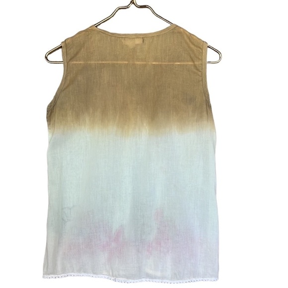 Solitaire Los Angeles Floral Embroidered‎ & Smocked Detail Ombre Sleeveless Top - Picture 2 of 9